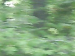 Pusaudžu kaimiņš s mamma pagalmā