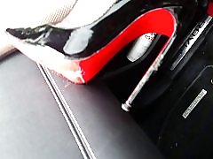 Laizīt manu papēži tīru! slampa auto leatheramp; louboutin papēži