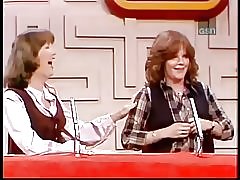 Debralee scott pakļauj viņas krūtis